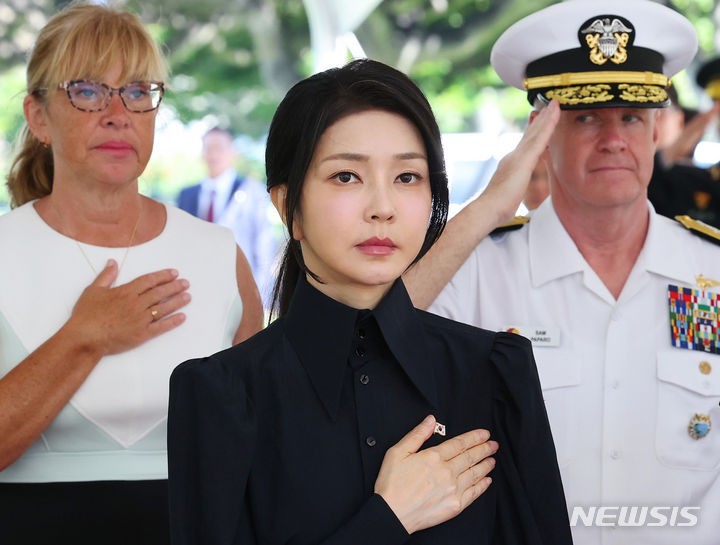김 여사, <b>하와이</b> 한인교회 방문…"이승만 독립운동 잊혀진 위업 재조명되길"