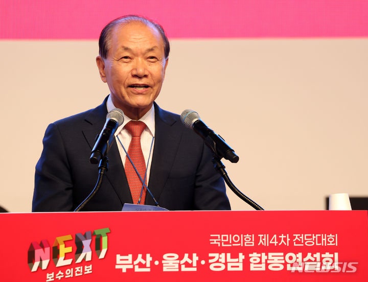 <b>황우여</b>, 야 '<b>탄핵</b> 청문회'에 "권한쟁의심판 대상…대선불복 심리 남았나"