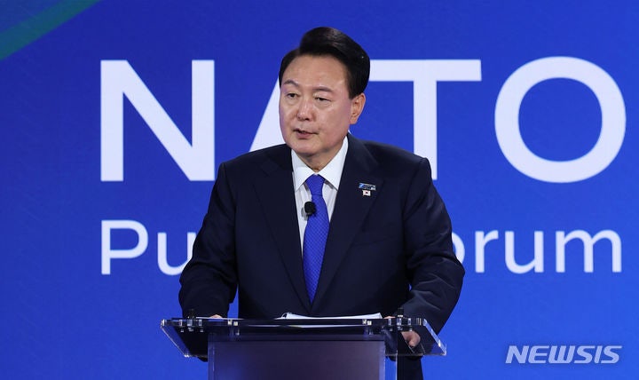 윤 <b>대통령</b>, 한국 정상 최초 <b>나토 퍼블릭</b> 포럼 기조연설 [뉴시스Pic]