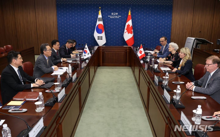 한-<b>캐나다 외교장관</b> 회담