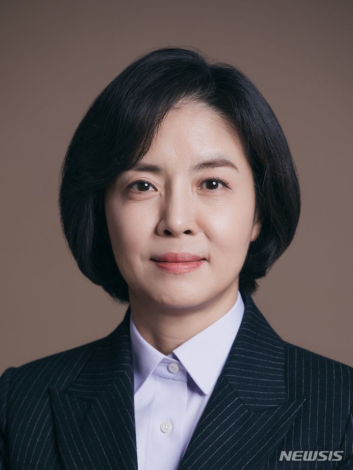 <b>이숙연 대법관 후보자</b> "배우자·딸 보유 37억 상당 비상장 주식 기부"
