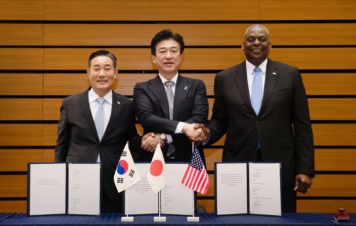 한미일 <b>국방</b>, 15년 만에 <b>도쿄서</b> 회동…"연합훈련·3국 안보협력 정례화 합의"