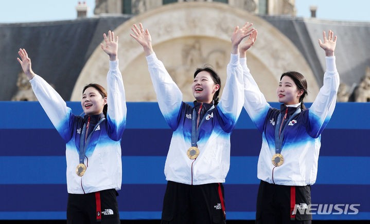 윤 "<b>올림픽</b> 양궁 <b>10연패</b> 뜨거운 박수…'대한민국 1등이 세계 1등' 증명"