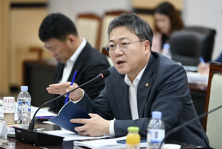 박정하 비서실장, <b>정점식 사퇴</b> 요구에 "부담 줄여주려는 것"