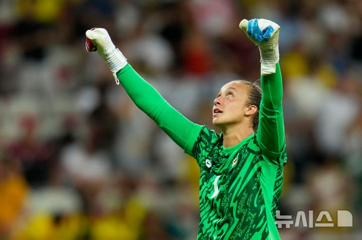 '<b>드론</b> 염탐' 캐나다 女<b>축구</b>, 승점 삭감에도 콜롬비아 꺾고 8강 진출[파리 202...