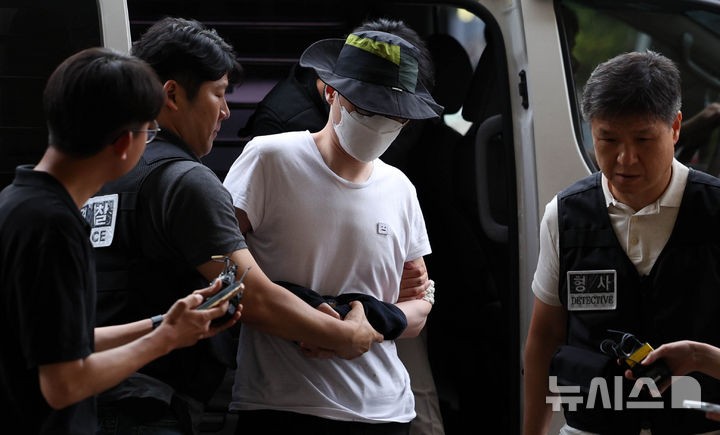 '<b>일본도</b> 살인' <b>피의자 구속</b>…法 "증거인멸·도주 우려"