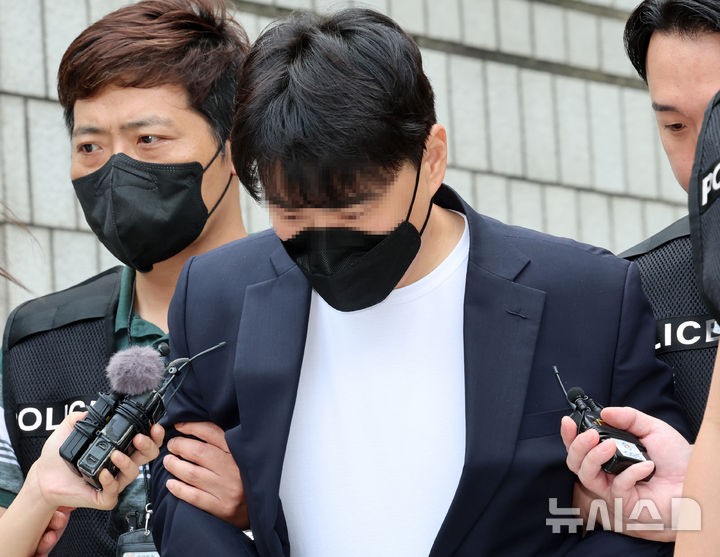 유흥주점 <b>종업원</b> '<b>성폭행 혐의</b>' 성동구의원 "무죄 밝히겠다"