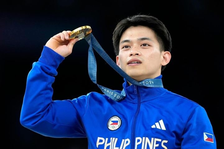 필리핀男 최초 <b>금메달</b> <b>영웅</b>…24세에 돈방석[파리2024]