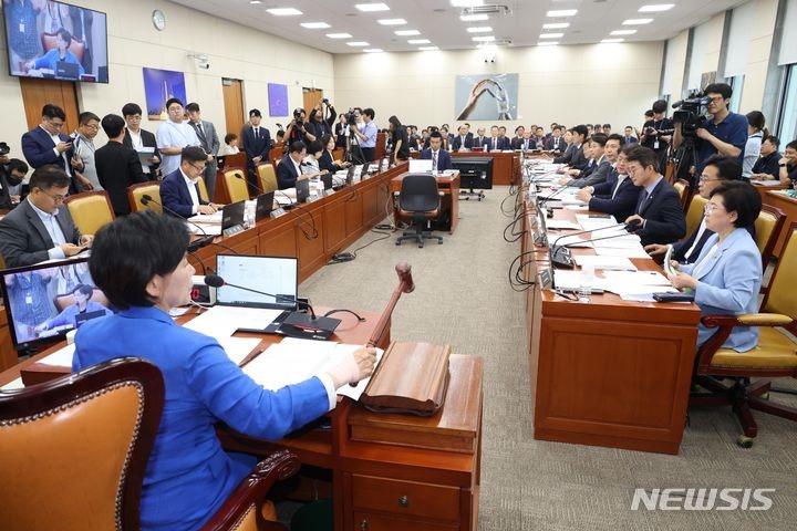 이진숙, 9일 <b>청문회</b> 불출석 통보…여 "<b>청문회</b> 중단해야"
