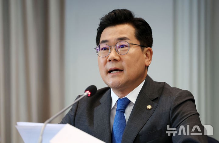 <b>박찬대</b> "한동훈, 열흘 내로 '제3자 추천 채상병 특검법' 결단해달라"