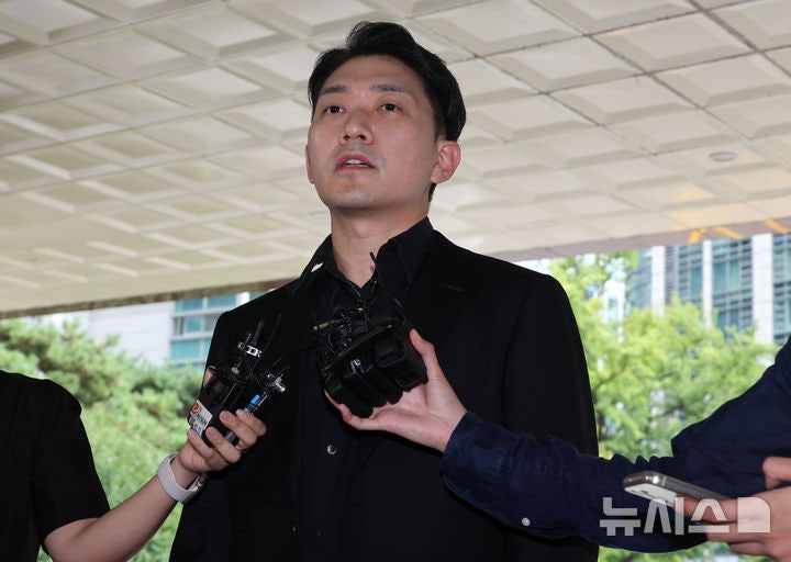 '교수 모욕글 게시' <b>메디스태프 대표</b>, <b>경찰</b> 추가 출석
