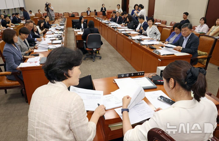 <b>간호법</b> 제정안, 보건<b>복지위</b> 소위 <b>통과</b>…28일 본회의 처리키로