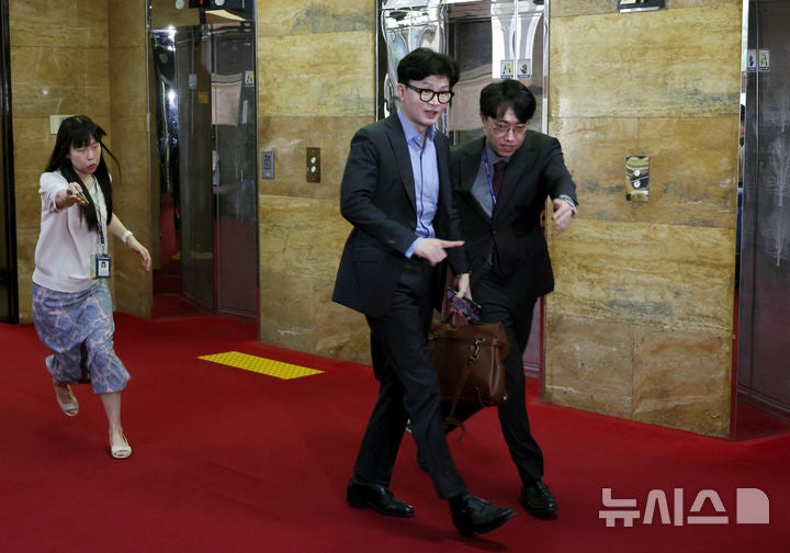 <b>한동훈</b>, 대통령 만찬 연기에 "따로 이야기 들은 것 없어"