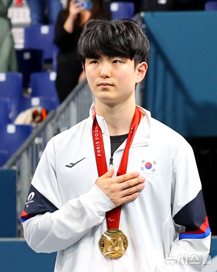 <b>탁구 김기태</b> 남자 단식 우승…한국 5번째 <b>금메달</b>[파리 패럴림픽]