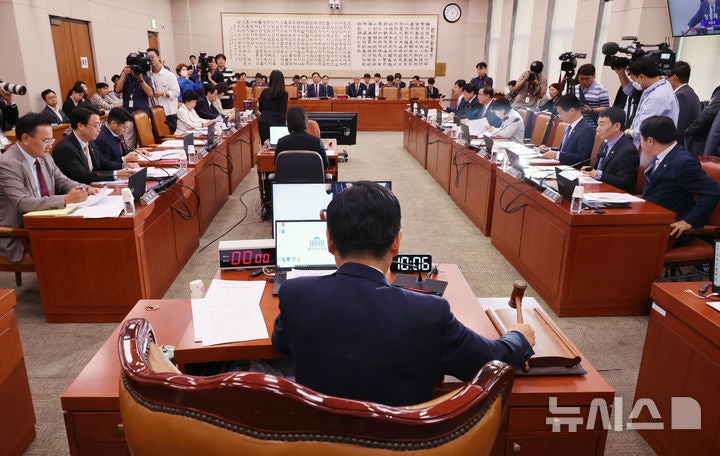 <b>법사위</b>, 야당 단독으로 김 <b>여사</b> 국감 <b>증인</b> 채택…딥페이크법 처리도(종...