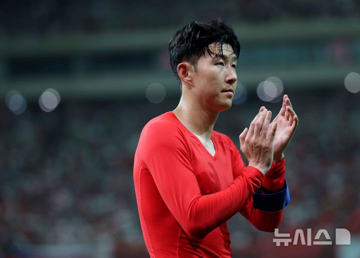 '<b>혹사 논란</b>' 손흥민 작심 발언 "우린 로봇 아냐…경기 수 줄여야"