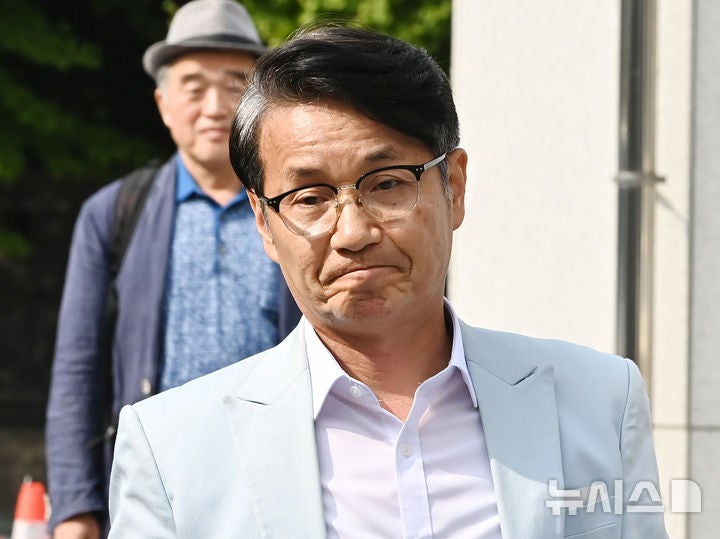 <b>경찰</b> 출석하는 <b>최재영 목사</b>