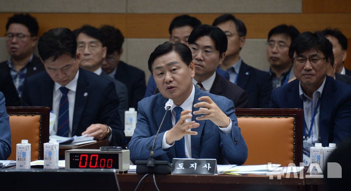 국토교통위 국감 답변하는 <b>김관영 전북특별자치도지사</b>