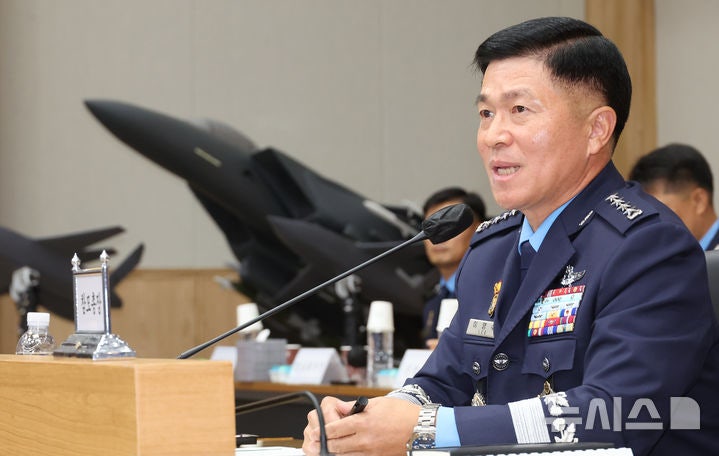공군<b>총장</b>, 북한군 러시아 파병 보도에 "위급한 상황…심각하게 봐"