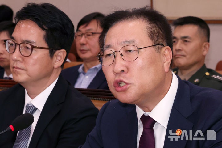 법무장관, <b>이화영</b> 술자리 회유 의혹에 "무슨 놈의 직무감찰하냐"