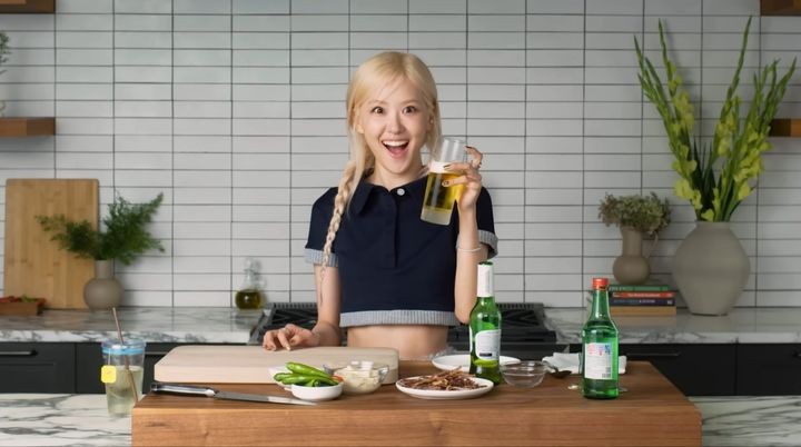 <b>로제</b> 신곡 '<b>아파트</b>' 열풍 K주류로 확산?…제주맥주 수혜 기대감↑