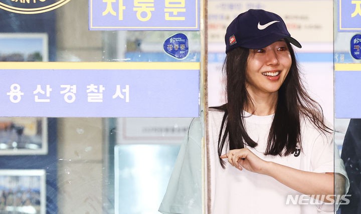 <b>민희진</b>, <b>어도어</b> 대표 복귀 불발…법원 <b>가처분</b> '각하'
