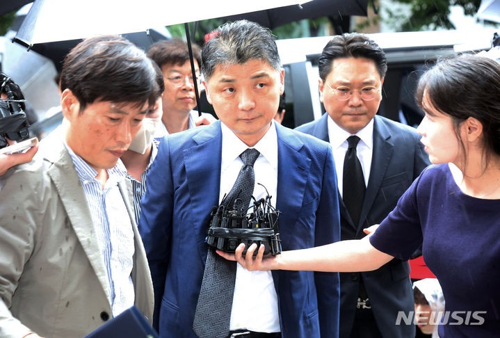 'SM 시세조종 혐의' 카카오 김범수 보석 석방…구속 101일만