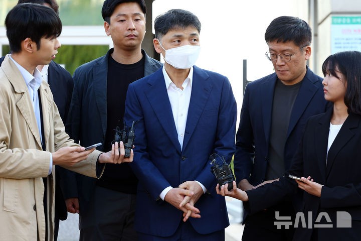 구속 100일만 석방된 카카오 김범수 "성실히 조사 임하겠다"
