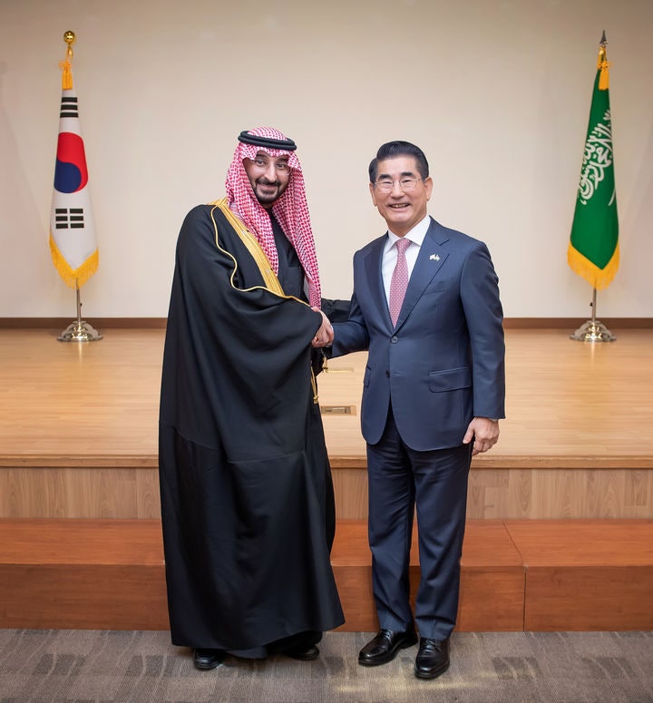 <b>김용현</b>, <b>사우디 국가방위부</b>장관과 양자회담…방산협력 강화 논의