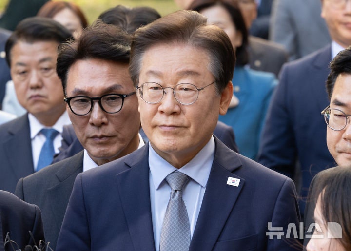 검찰, <b>이재명</b> 징역형 집행유예에 "항소 여부 검토할 것"