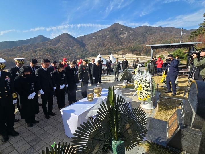 여, <b>연평도</b> 포격 14주기에 "굳건한 안보로 북 도발 대응…평화 지킬 것...