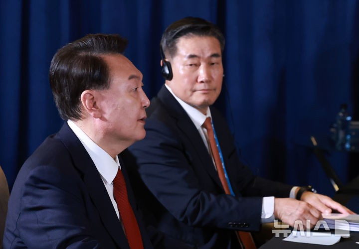 <b>신원식</b> "<b>트럼프</b>, 尹에 취임 전 만나자 서너차례 말해"