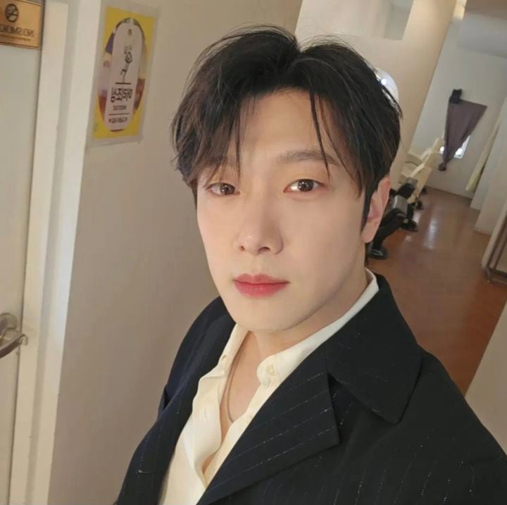 경찰, FT아일랜드 <b>최민환</b> '<b>성매매</b>·<b>강제추행</b> 혐의' 불송치