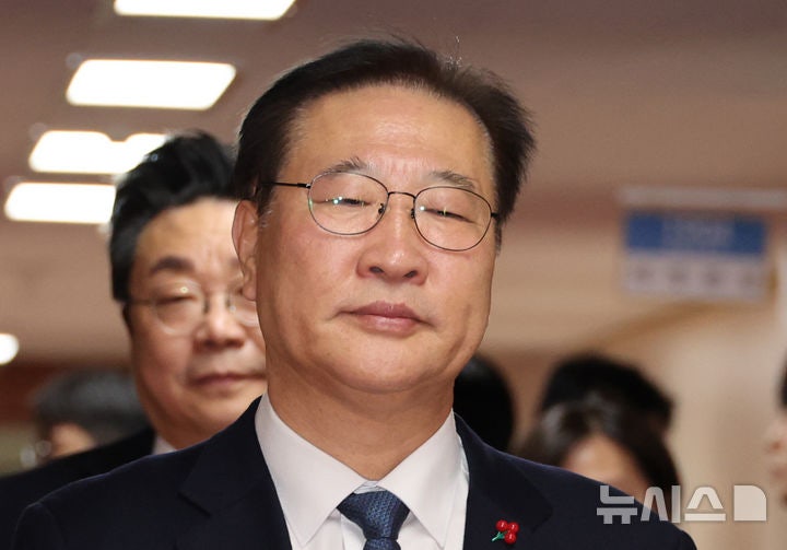 <b>국무회의</b> 참석하는 박성재 <b>장관</b>
