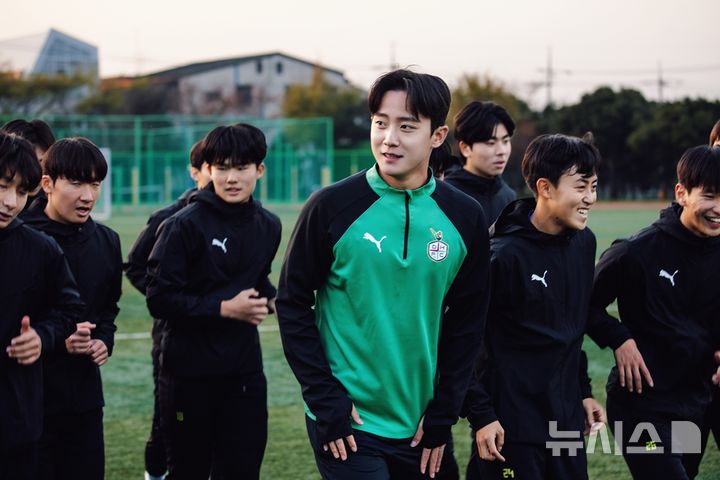 K리그1 대전 이정택, 모쿄 제주제일고에 <b>푸마</b> <b>용품 기부</b>