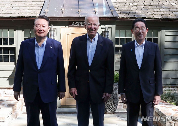 <b>트럼프</b> 등장에 흔들린 한미일 협력, 韓 계엄 후폭풍에 위태
