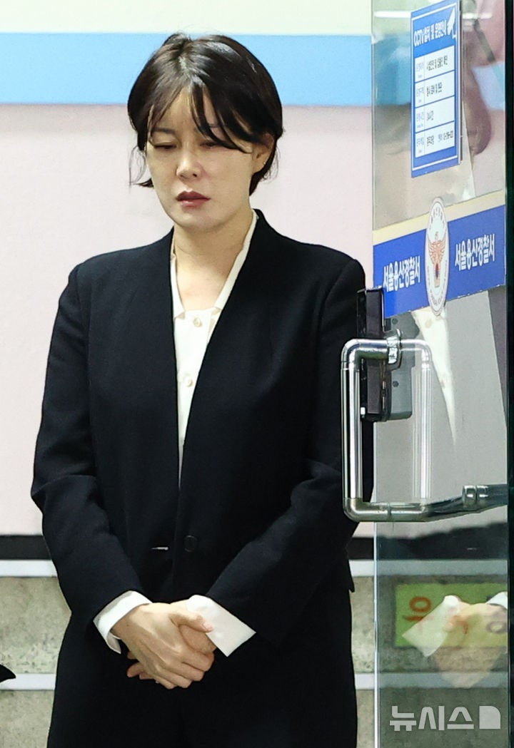 서울서부지검, <b>문다혜</b> '<b>음주운전</b>' '<b>불법 숙박업</b>' 동시 조사