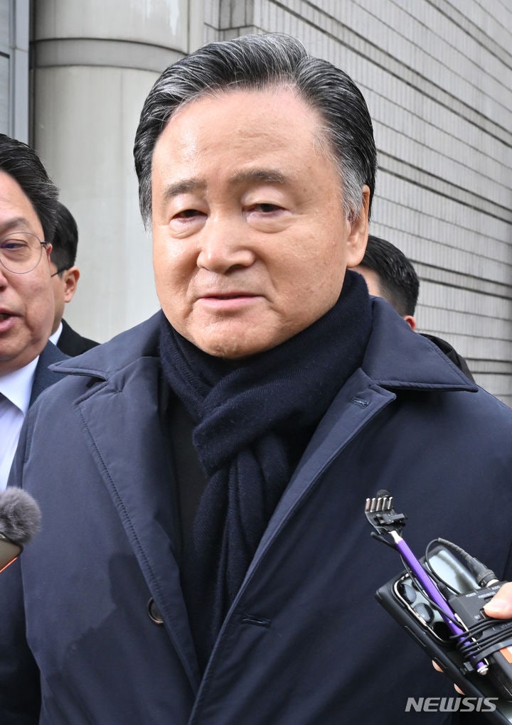 '계열사 주식 저가양도' <b>허영인</b> SPC 회장, 대법서 <b>무죄 확정</b>