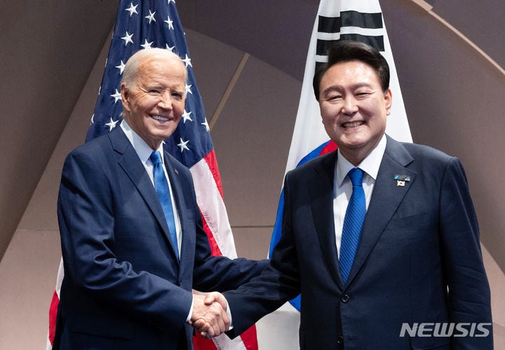 백악관, 尹<b>탄핵</b>안 <b>가결</b>에 "한국 민주주의·법치 높이 평가"