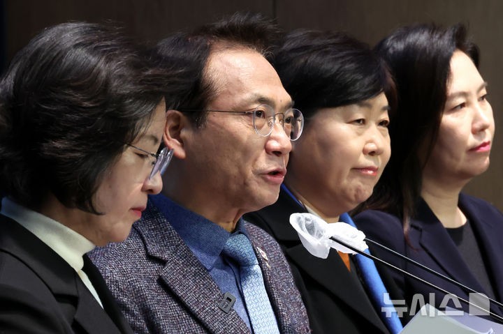 박선원 "尹 <b>골프</b>, 트럼프 외교용 아닌 내란용…계엄 사전 작업"