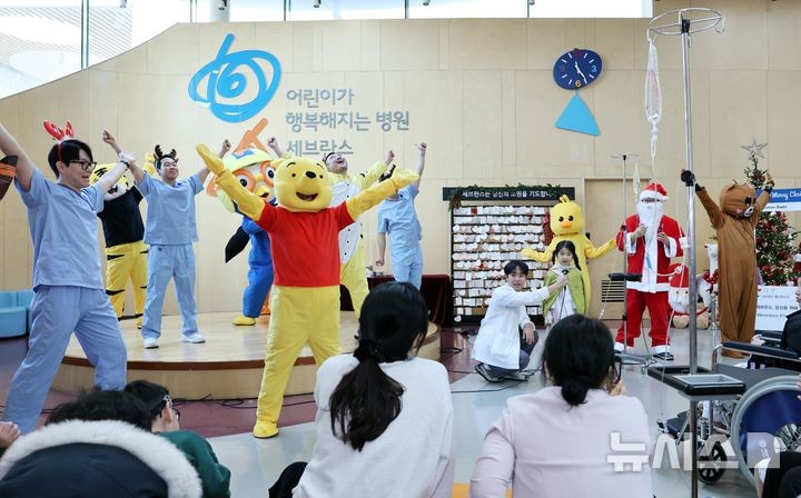 [=ý] ڰȣȸ ̺ 1   ġ ִ. (=  ) 2024.12.25. photo@newsis.com. 