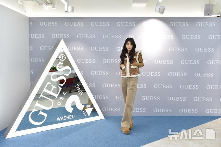 [유통가 새 얼굴] <b>수지</b>가 입은 게스…파파존스 먹는 아이브