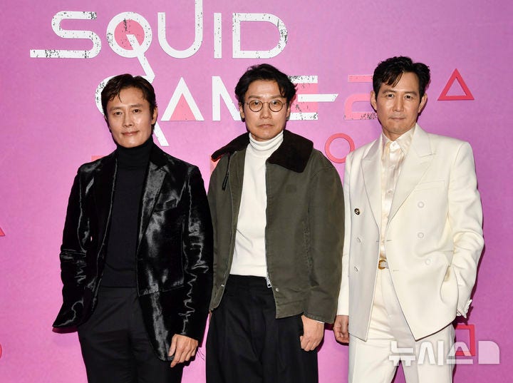 ‘<b>오징어게임2</b>’ 넷플릭스 <b>93개국 1위</b>…관련株 강세