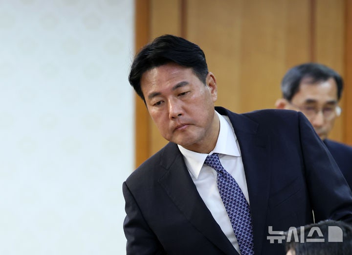 <b>김태효</b>, "'골드버그에 <b>계엄</b> 불가피 강변' 주장은 날조…하지도 않은 말...