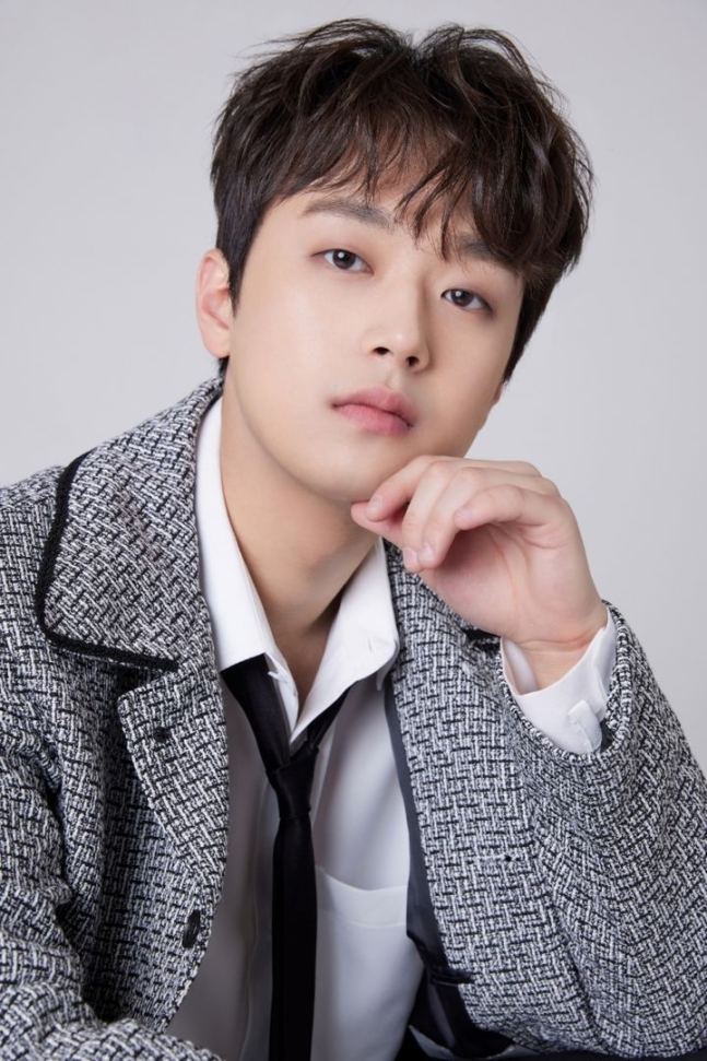 이찬원, KBS ‘설특집 트롯대잔치 ' MC 확정