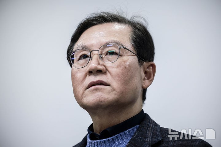 윤 대통령 측 "2차 <b>체포</b>영장에도 권한쟁의·가처분 신청"