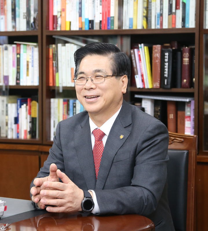 [서울=뉴시스] 이영훈 여의도순복음교회 담임목사 (사진=여의도순복음교회 제공) 2023.12.29. photo@newsis.com *재판매 및 DB 금지