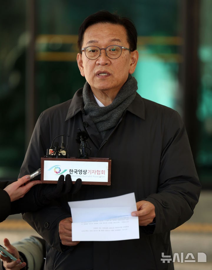 <b>입장</b> 말하는 尹 측 <b>석동현 변호사</b>