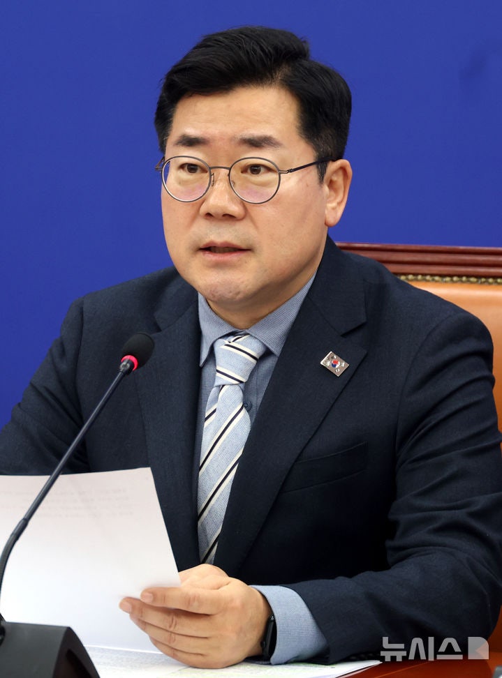 <b>박찬대</b> "국힘 <b>특검법</b>, 수사 대충 덮자는 것…오늘 중 <b>내란특검법</b> 통과"