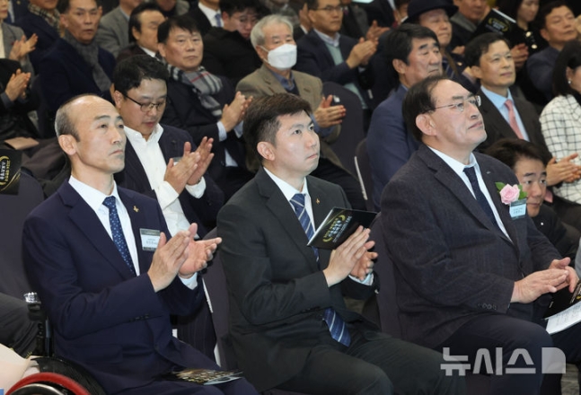 [벳조이]&apos;金 영웅&apos; 하형주·유승민·정진완이 이끄는 韓 체육…갈망해 온 순간